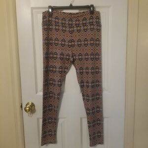 LuLaRoe Purple, Red and Yellow Zigzag Kaleidoscope Print Athleisure Leggings TC